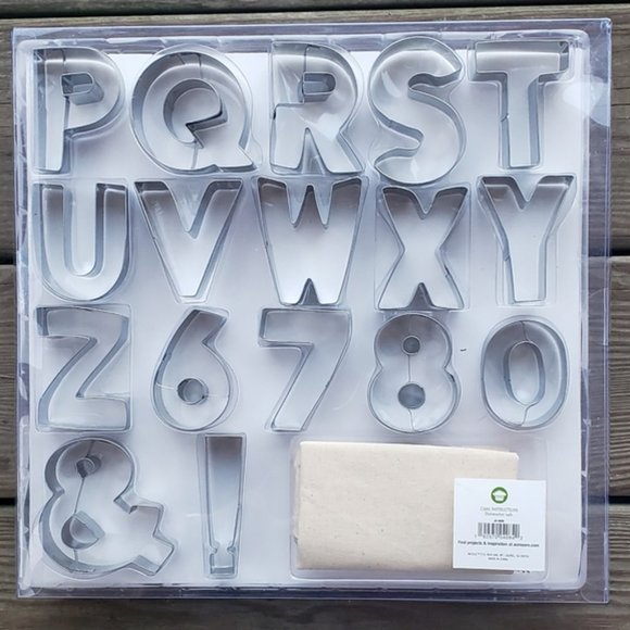 Cookie Cutters 38 Pieces With a Storage Bag - Picture 2 of 4